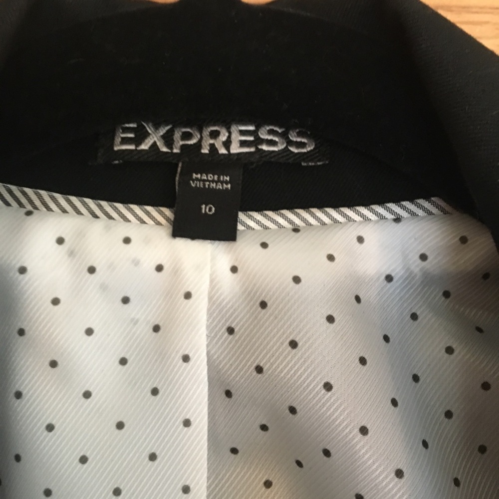 Blazer - Picture 2 of 3